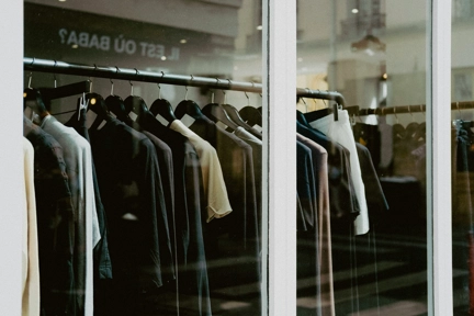 Hero image - Gain control across your value chain in retail and distribution 